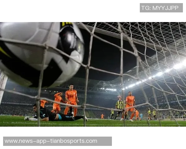 四川足协对日火瓦体飞踹拳击裁判事件做出严厉处罚禁赛五年以示警戒 四川足协对日火瓦体飞踹拳击裁判事件做出严厉处罚禁赛五年以示警戒