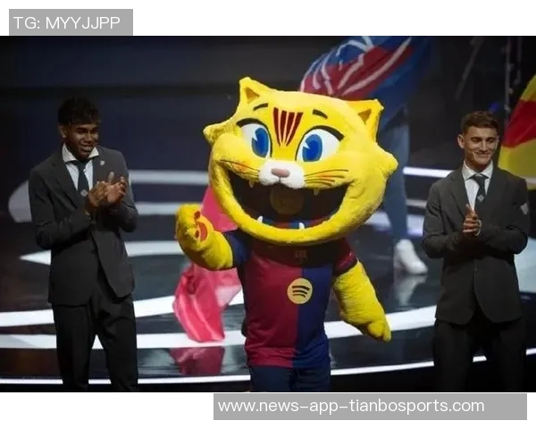 巴萨吉祥物CAT毛绒玩具热销球迷排队争购售价3499欧元