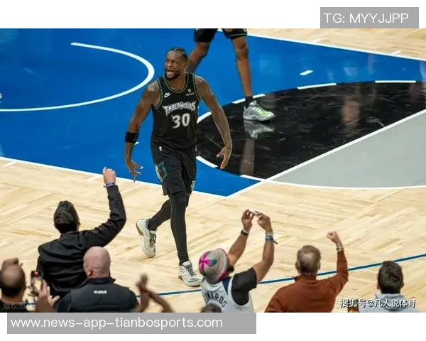 兰德尔全场最高29分表现抢眼第二节独得16分助力球队胜利 兰德尔全场最高29分表现抢眼第二节独得16分助力球队胜利